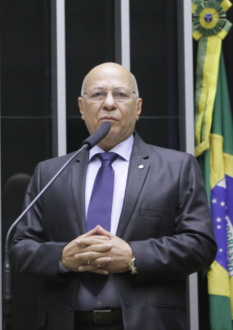 Professor Alcides