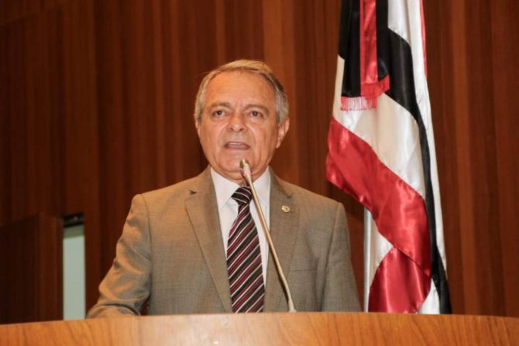 HÉLIO SOARES
