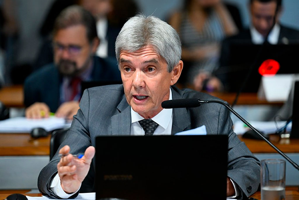 O senador Jaime Baghattoli (PL-RO) relatou o projeto do senador Sérgio Petecão – Foto: Andressa Anholete/Agência Senado